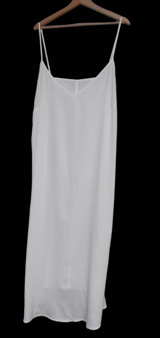 Biala halka maxi na ramiączkach 48 01-105-2.jpg