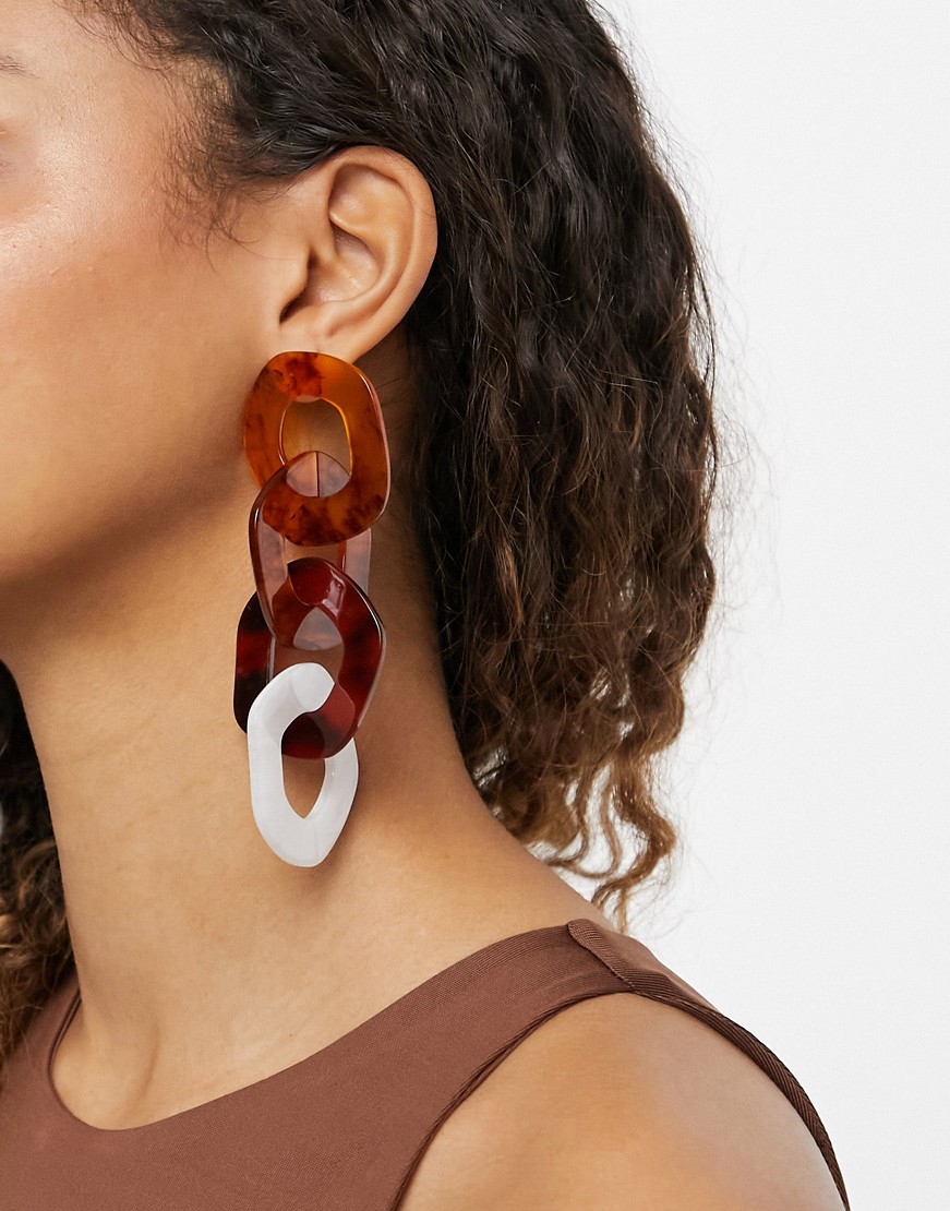 Ashiana Grube, wiszące kolczyki szylkretowe z tworzywa defekt Ashiana--Grube--wiszace-kolczyki-szylkretowe-z-tworzywa-defekt