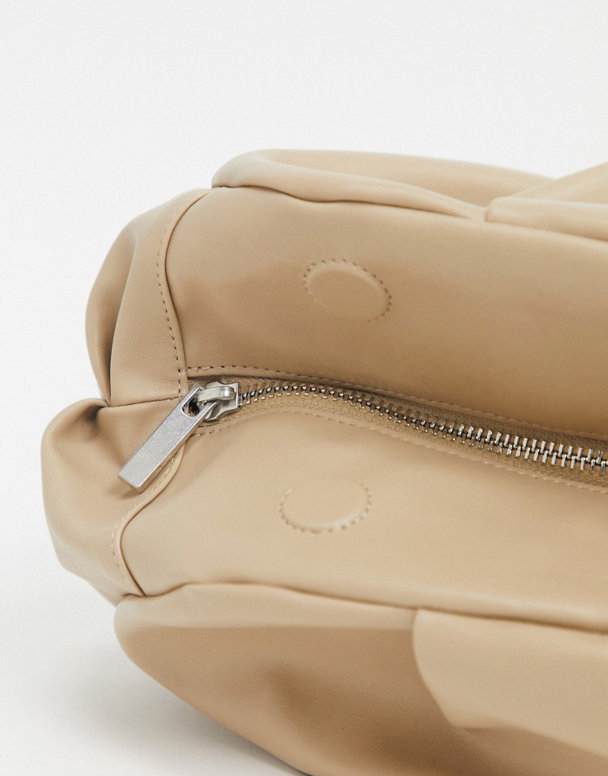 Bezowa-kopertowka-z-marszczeniem-imitacja-skory-defekt-one-size-1 Bezowa-kopertowka-z-marszczeniem-imitacja-skory--defekt-one-size