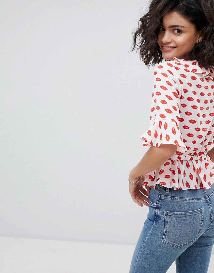 Biala-Bluzka-print-w-usta-wiazana-46-1 Biala-Bluzka-print-w-usta-wiazana-46