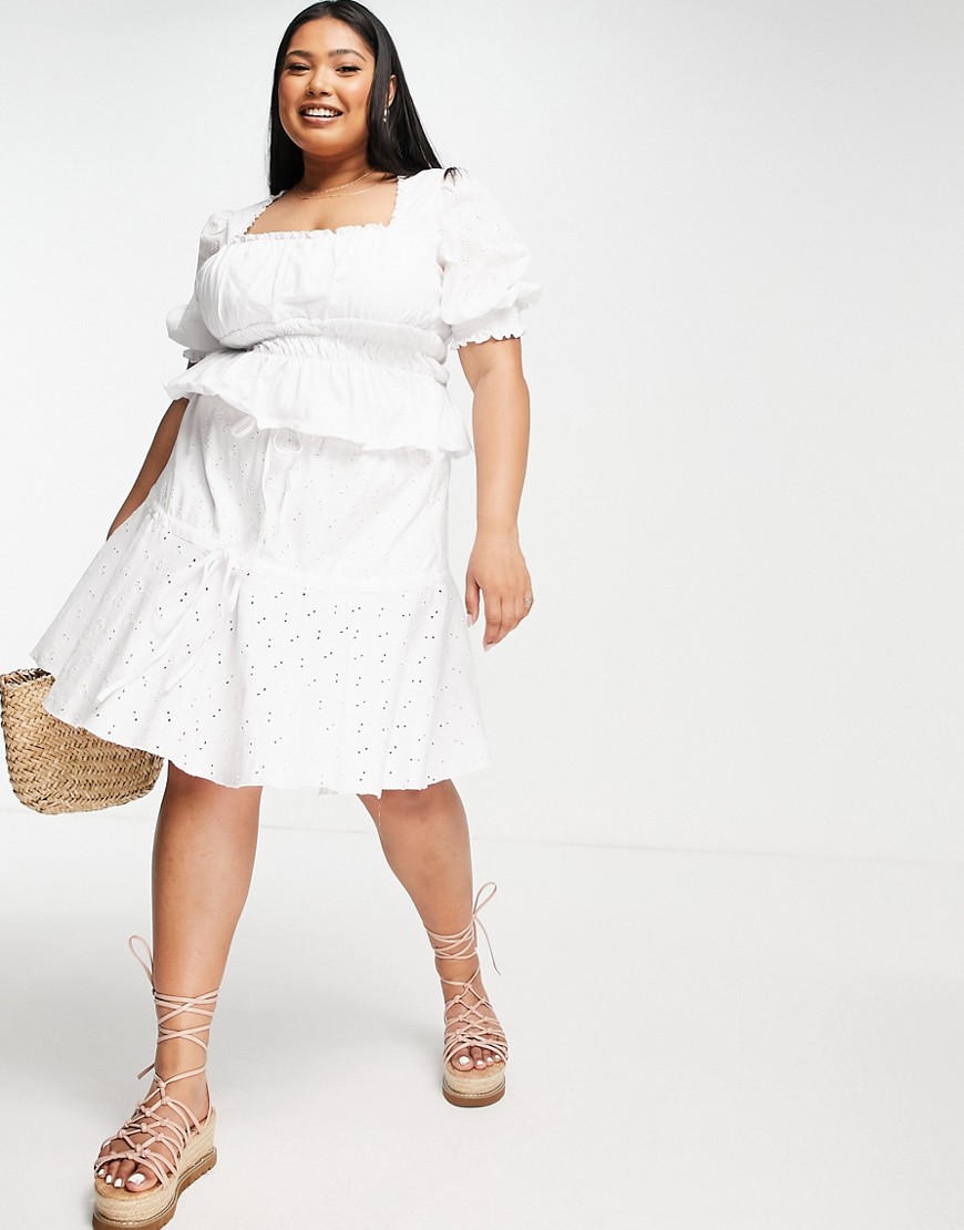 Biala-bluzka-haftowana-bufki-kwadratowy-dekolt-plus-size-46-3 Biala-bluzka-haftowana-bufki-kwadratowy-dekolt-plus-size-46