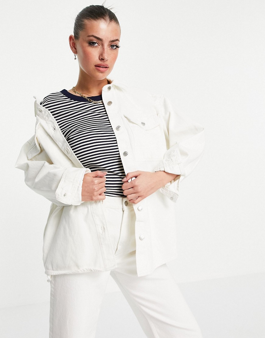 Biala-damska-jeansowa-kurtka-koszulowa-oversize-44-2 Biala-damska-jeansowa-kurtka-koszulowa-oversize-44