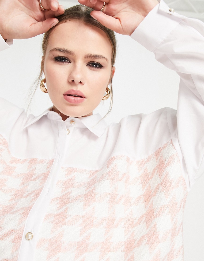 Biala-koszula-ze-wstawka-z-tkaniny-boucle-i-perlowymi-guzikami-plus-size-50-2 Biala-koszula-ze-wstawka-z-tkaniny-boucle-i-perlowymi-guzikami-plus-size-50