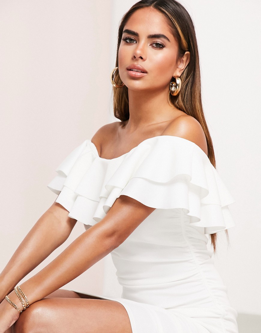 Biala-sukienka-mini-z-dekoltem-bardot-odslonietymi-ramionami-i-falbanka-38-2 Biala-sukienka-mini-z-dekoltem-bardot--odslonietymi-ramionami-i-falbanka-38