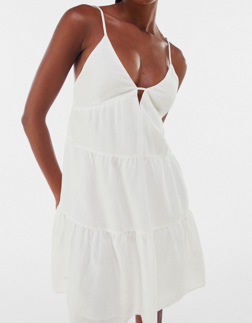Biala-warstwowa-sukienka-letnia-mini-babydoll-odkryte-plecy-defekt-M-2 Biala-warstwowa-sukienka-letnia-mini-babydoll-odkryte-plecy-defekt-M