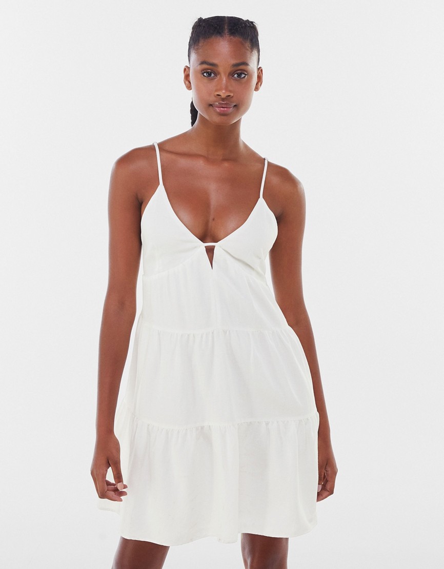 Biala-warstwowa-sukienka-letnia-mini-babydoll-odkryte-plecy-defekt-M-3 Biala-warstwowa-sukienka-letnia-mini-babydoll-odkryte-plecy-defekt-M