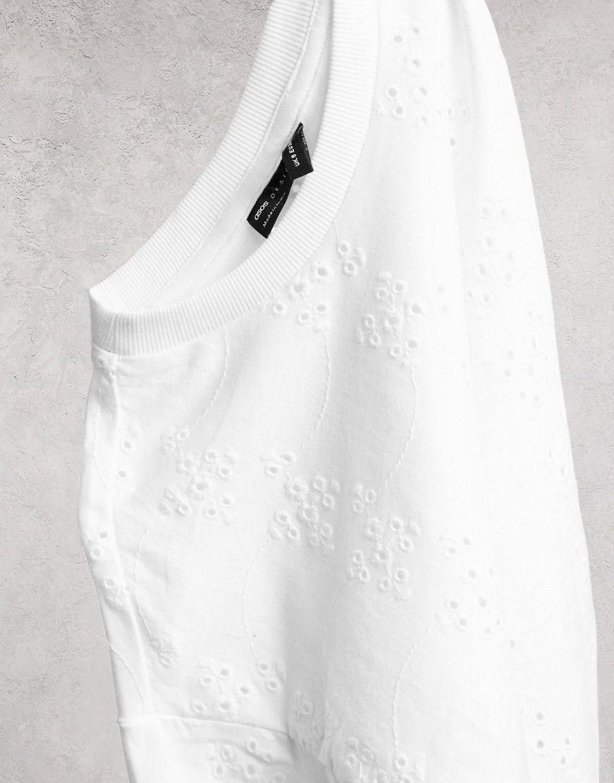 Bialy-t-shirt-damski-oversize-z-haftem-calej-powierzchni-38-7 Bialy-t-shirt-damski-oversize-z-haftem-calej-powierzchni-38