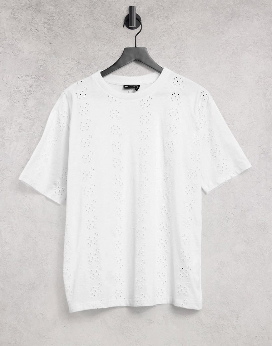 Biały t shirt damski oversize z haftem całej powierzchni 38 Bialy-t-shirt-damski-oversize-z-haftem-calej-powierzchni-38