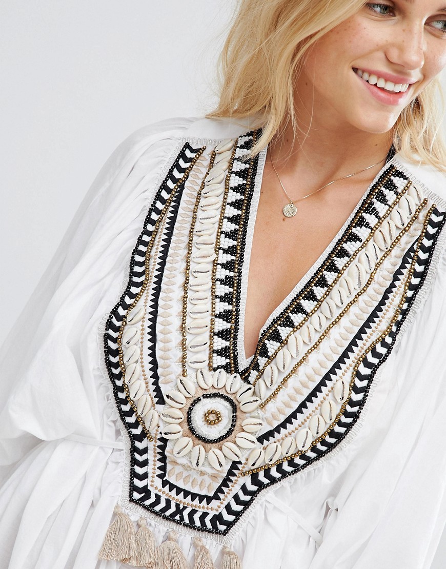 Bialy-zdobione-Okrycie-na-plaze-kaftan-uniwersalny-2 Bialy-zdobione-Okrycie-na-plaze-kaftan-uniwersalny