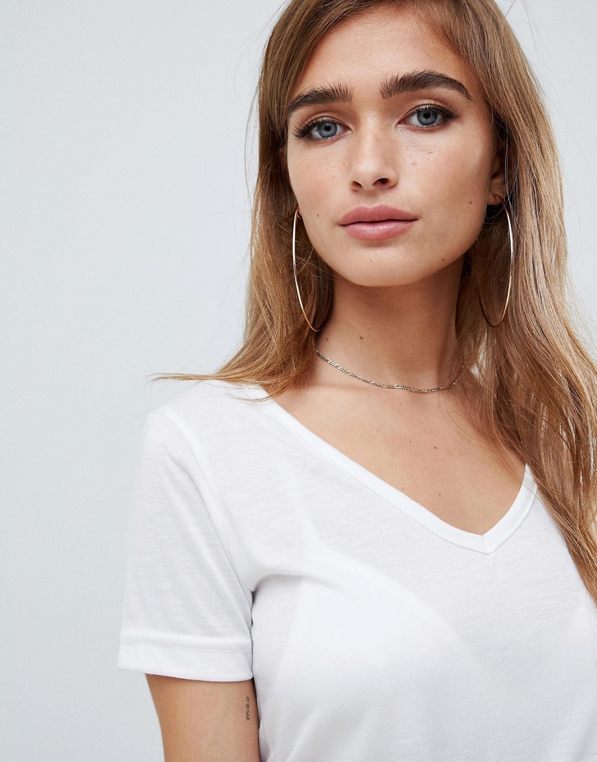 Boohoo-Bialy-T-shirt-dekolt-v-damski-M-38-2 Boohoo-Bialy-T-shirt-dekolt-v-damski-M-38