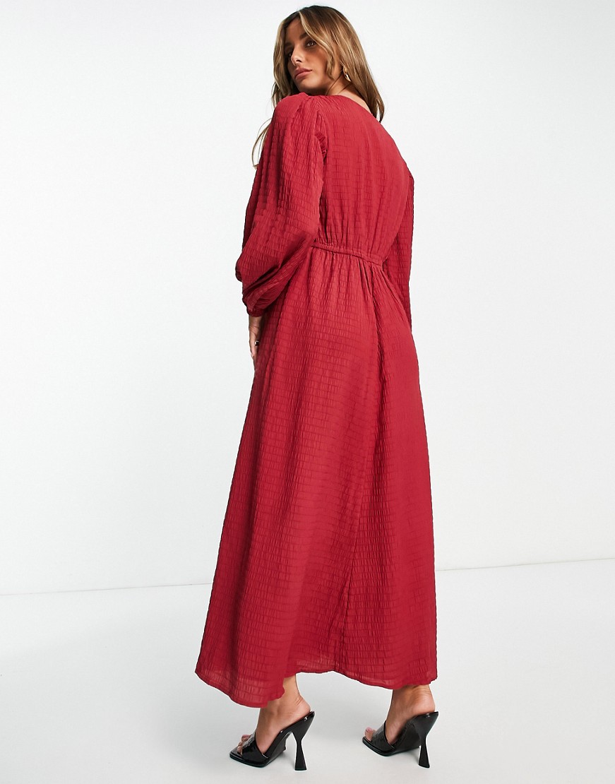 Ciemnoczerwona-sukienka-midi-zapinana-na-guziki-plus-size-46-1 Ciemnoczerwona-sukienka-midi-zapinana-na-guziki-plus-size-46
