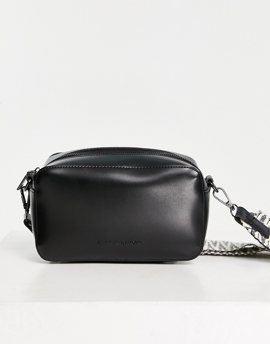 Claudia-Canova-czarna-torebka-na-ramie-z-wzorzystym-paskiem-defekt-one-size-3 Claudia-Canova-czarna-torebka-na-ramie-z-wzorzystym-paskiem-defekt-one-size