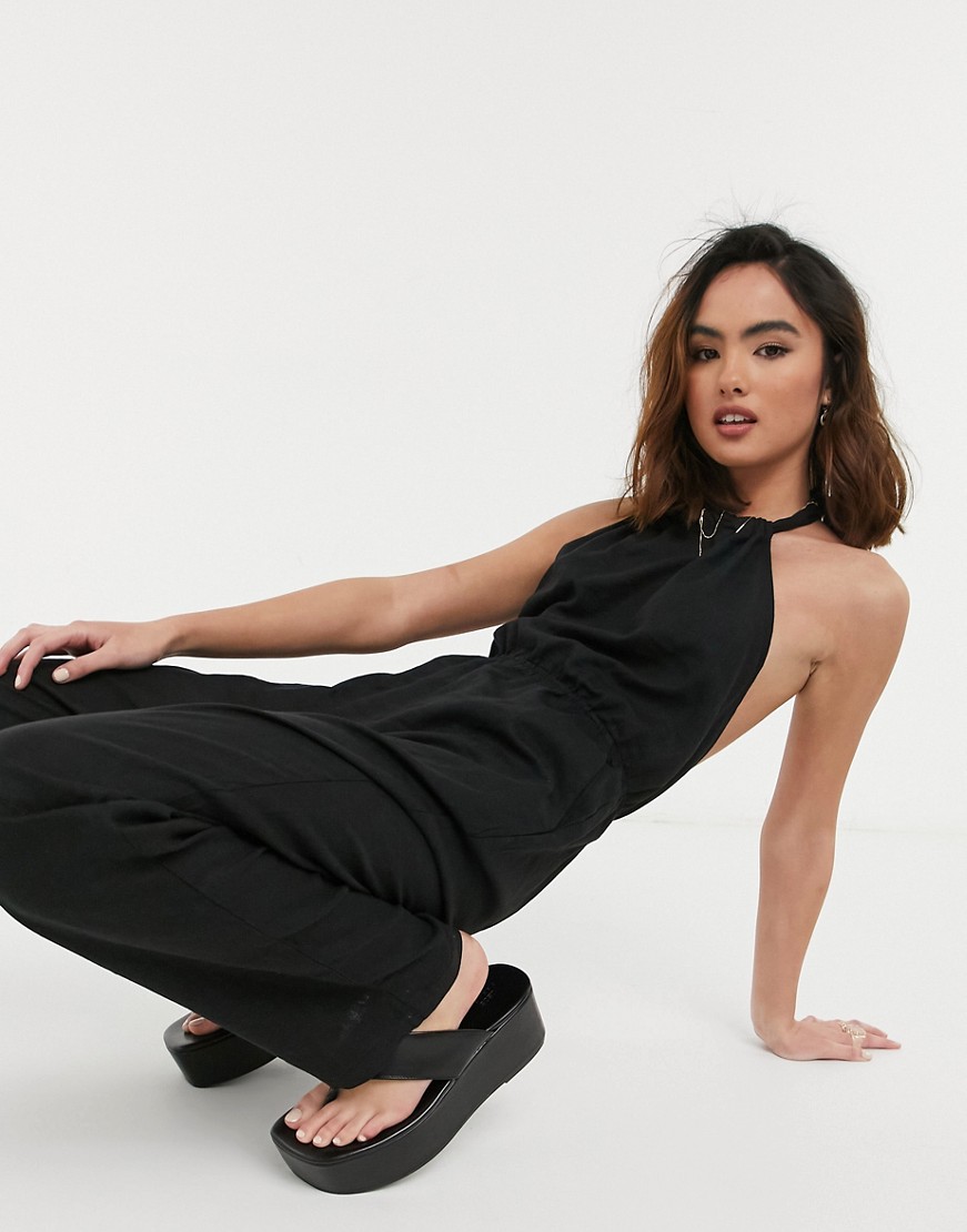 Cotton-On-czarny-kombinezon-z-szerokimi-nogawkami-i-dekoltem-halter-L-1 Cotton-On-czarny-kombinezon-z-szerokimi-nogawkami-i-dekoltem-halter-L