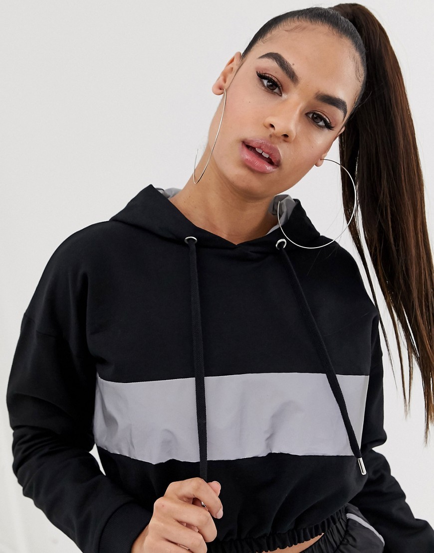 Czarna-Bluza-damska-z-odlbaskowym-panelem-defekt-L-40-3 Czarna-Bluza-damska-z-odlbaskowym-panelem-defekt-L-40