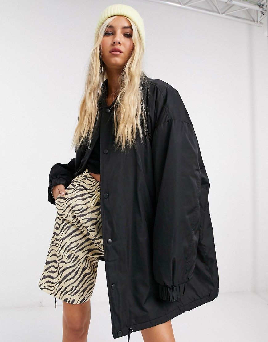 Czarna-damska-kurtka-oversize-typu-coach-S-1 Czarna-damska-kurtka-oversize-typu-coach-S