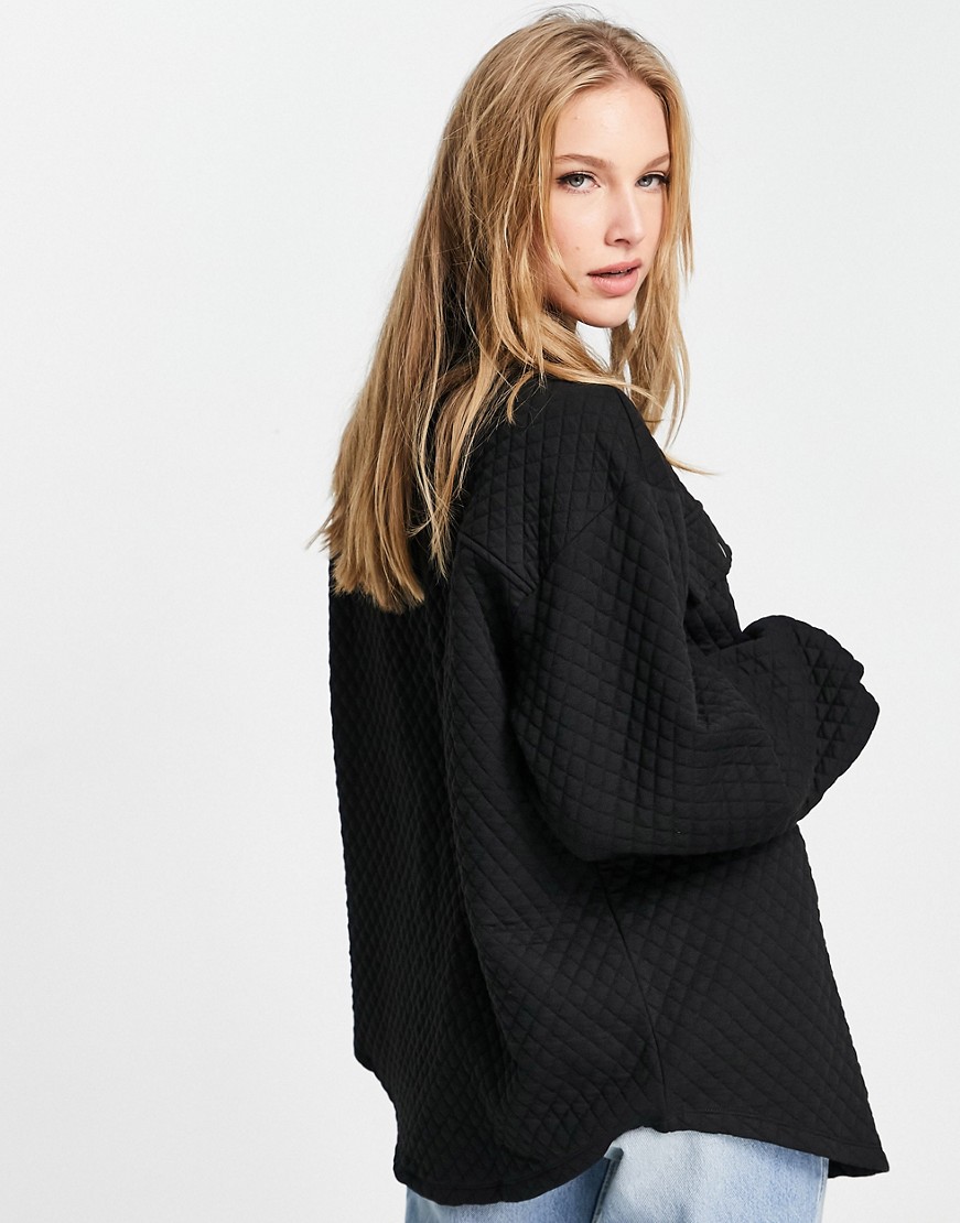Czarna-damska-pikowana-kurtka-koszulowa-oversize-38-1 Czarna-damska-pikowana-kurtka-koszulowa-oversize-38