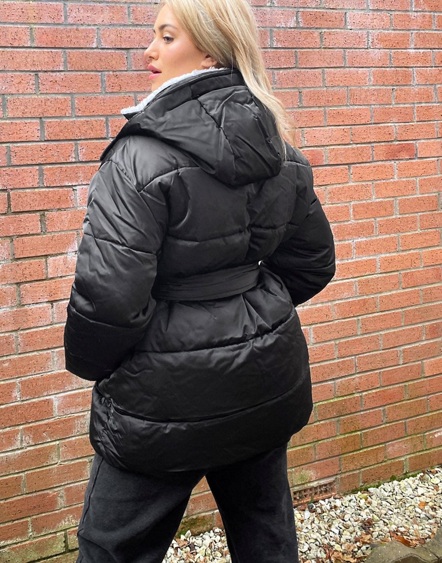 Czarna-kurtka-plus-size-z-kolnierzem-obszytym-futerkiem-52-1 Czarna-kurtka-plus-size-z-kolnierzem-obszytym-futerkiem-52