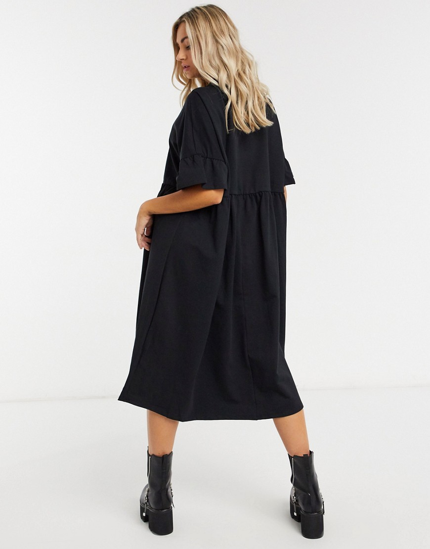 Czarna-sukienka-midi-oversize-z-falbankami-przy-rekawach-38-1 Czarna-sukienka-midi-oversize-z-falbankami-przy-rekawach-38