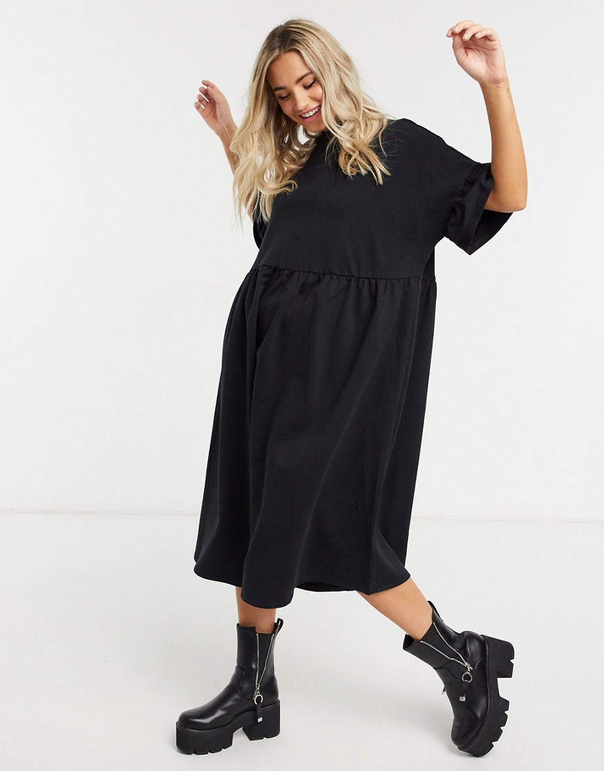 Czarna-sukienka-midi-oversize-z-falbankami-przy-rekawach-38-3 Czarna-sukienka-midi-oversize-z-falbankami-przy-rekawach-38
