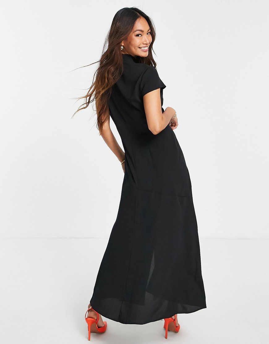 Czarna-sukienka-midi-z-rozcieciem-z-przodu-defekt-44-1 Czarna-sukienka-midi-z-rozcieciem-z-przodu-defekt-44