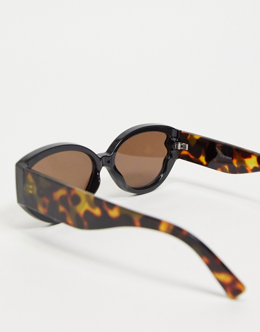 Czarne-owalne-okulary-przeciwsloneczne-z-plastiku-z-szylkretowymi-zausznikami-one-size-1 Czarne-owalne-okulary-przeciwsloneczne-z-plastiku-z-szylkretowymi-zausznikami-one-size