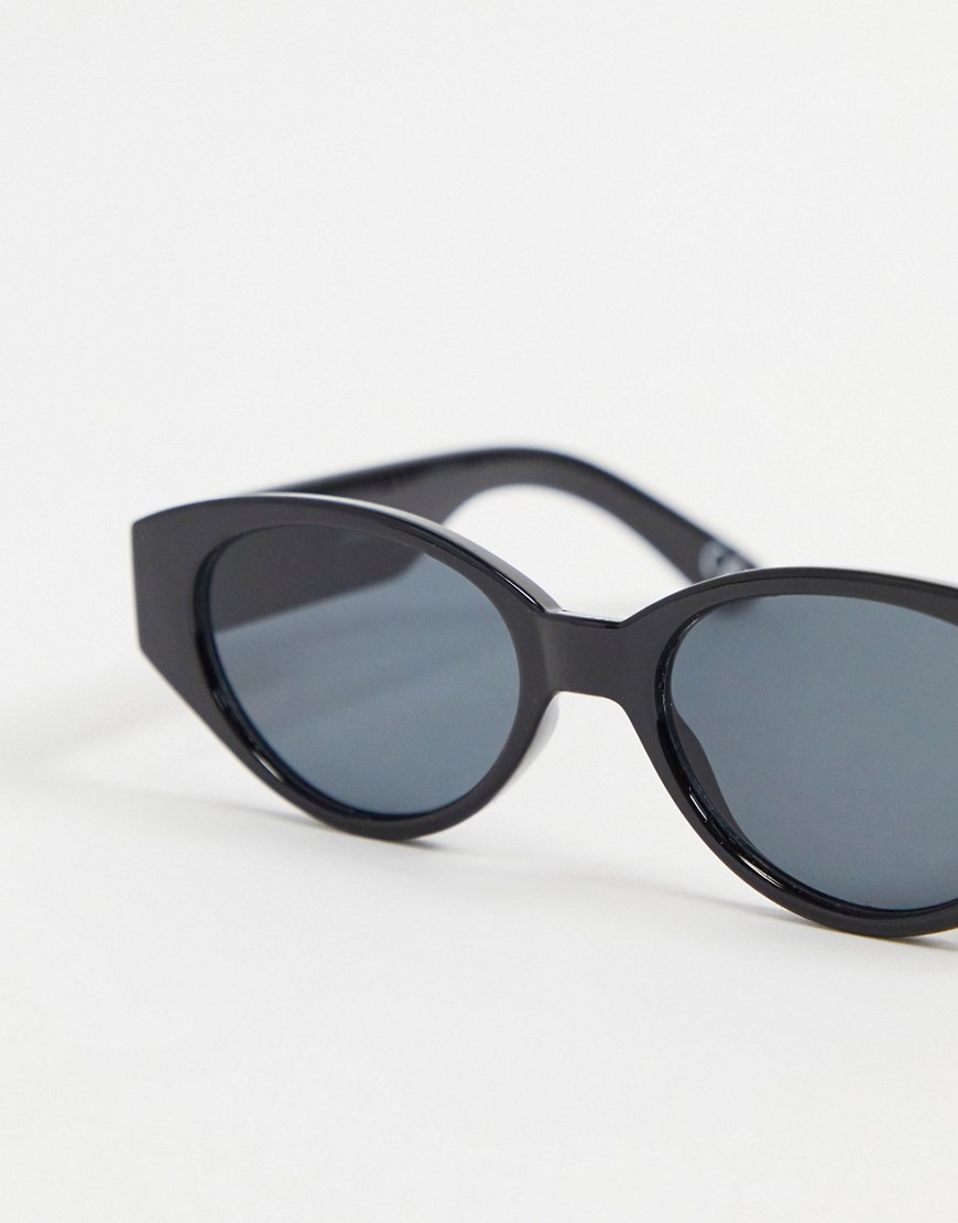 Czarne-owalne-okulary-przeciwsloneczne-z-przydymionymi-szklami-one-size-1 Czarne-owalne-okulary-przeciwsloneczne-z-przydymionymi-szklami-one-size