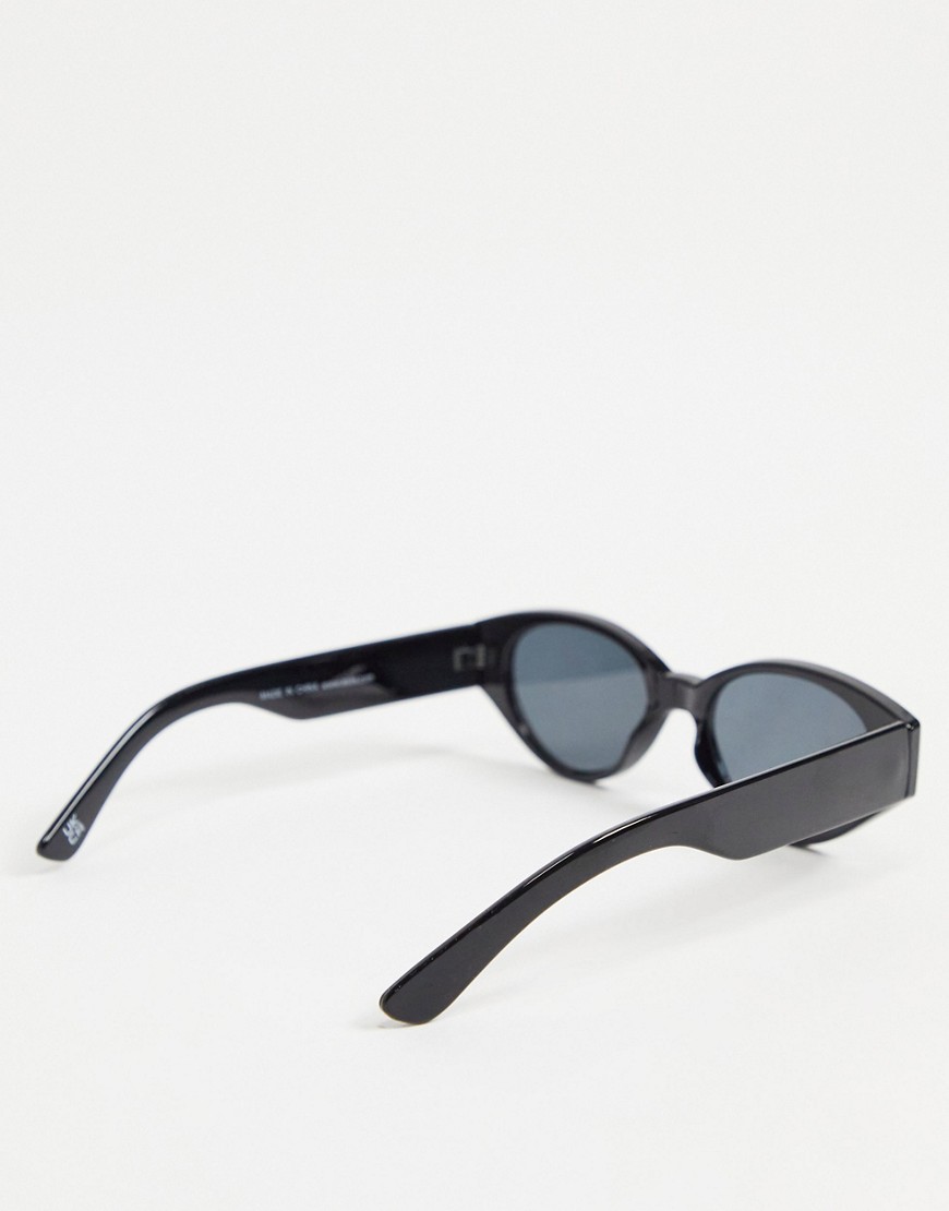 Czarne-owalne-okulary-przeciwsloneczne-z-przydymionymi-szklami-one-size-2 Czarne-owalne-okulary-przeciwsloneczne-z-przydymionymi-szklami-one-size