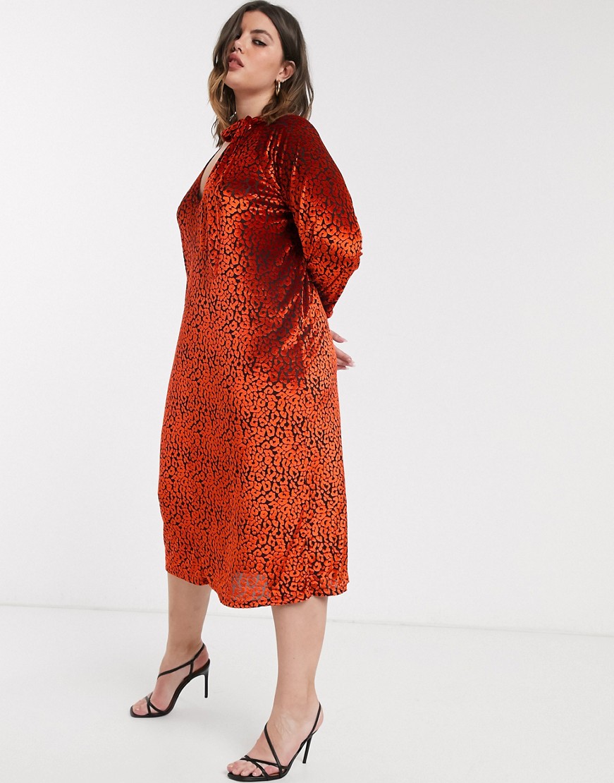 Czerwona-aksamitna-sukienka-midi-plus-size-46-3 Czerwona-aksamitna-sukienka-midi-plus-size-46