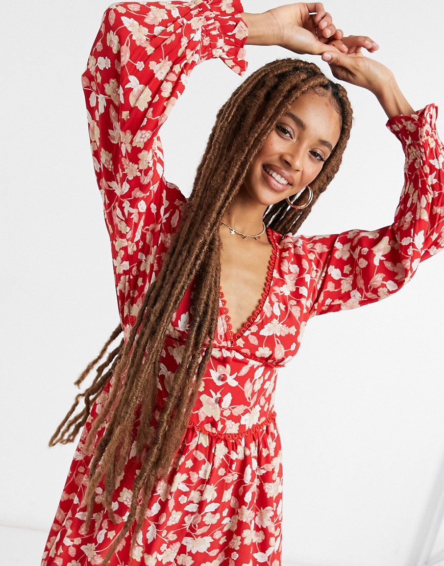 Czerwony-kombinezon-w-kwiaty-z-szerokimi-nogawkami-44-2 Czerwony-kombinezon-w-kwiaty-z-szerokimi-nogawkami-44