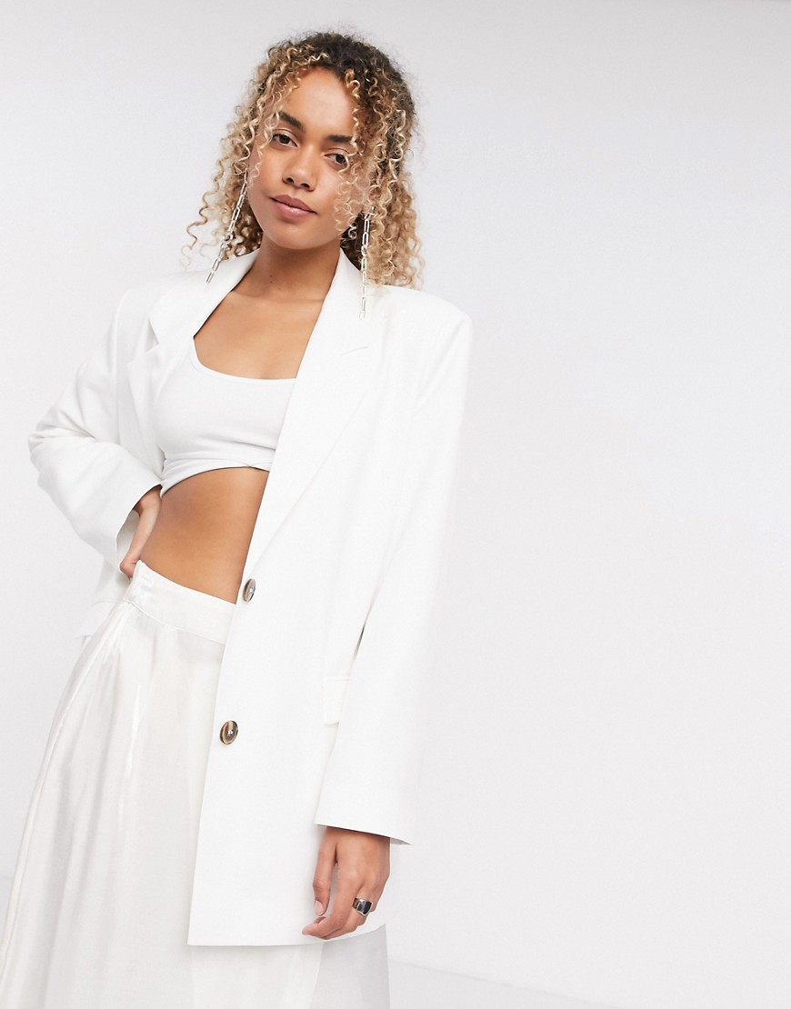 Damska-biala-marynarka-oversize-M-2 Damska-biala-marynarka-oversize-M