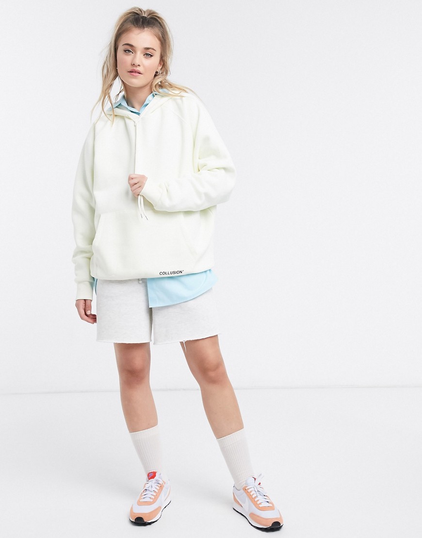 Damska-bluza-oversize-z-kapturem-i-nadrukiem-logo-ecru-36-3 Damska-bluza-oversize-z-kapturem-i-nadrukiem-logo-ecru-36