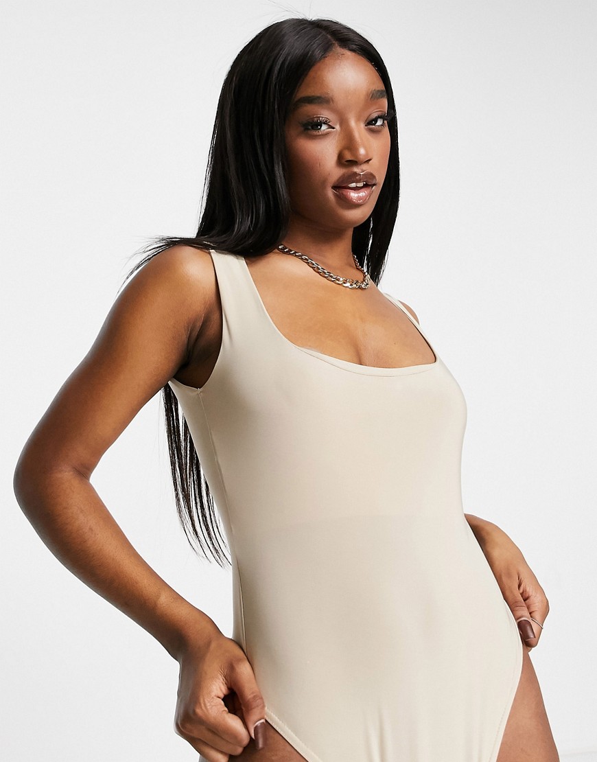 Damskie-brazowe-dopasowane-body-defekt-M-3 Damskie-brazowe-dopasowane-body-defekt-M