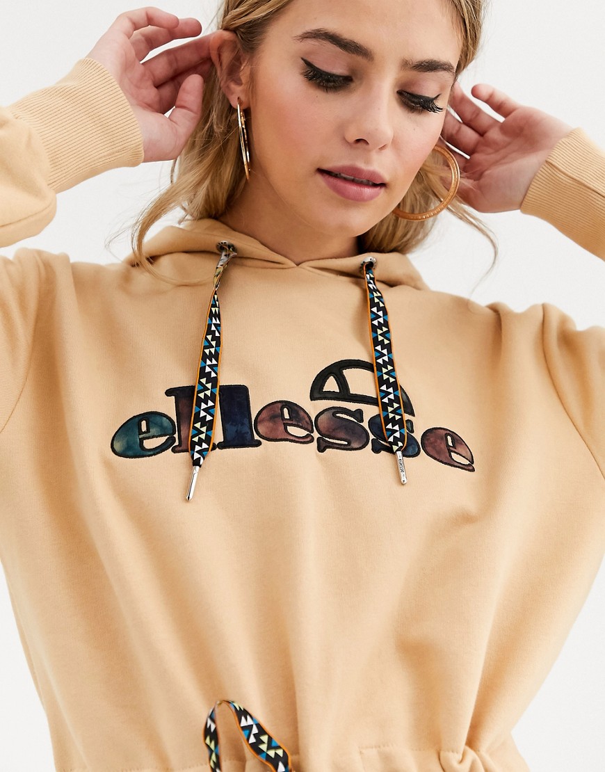 Ellesse-Karmelowa-sukienka-dresowa-z-kapturem-logo-i-regulowana-talia-42-2 Ellesse-Karmelowa-sukienka-dresowa-z-kapturem--logo-i-regulowana-talia-42