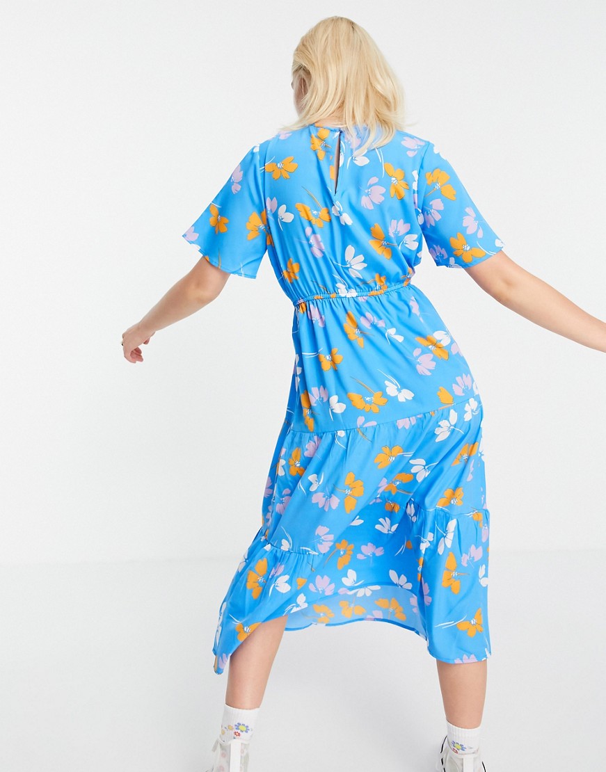 Influence-niebieska-sukienka-midi-z-warstwowym-dolem-w-kwiaty-defekt-44-1 Influence-niebieska-sukienka-midi-z-warstwowym-dolem-w-kwiaty-defekt-44