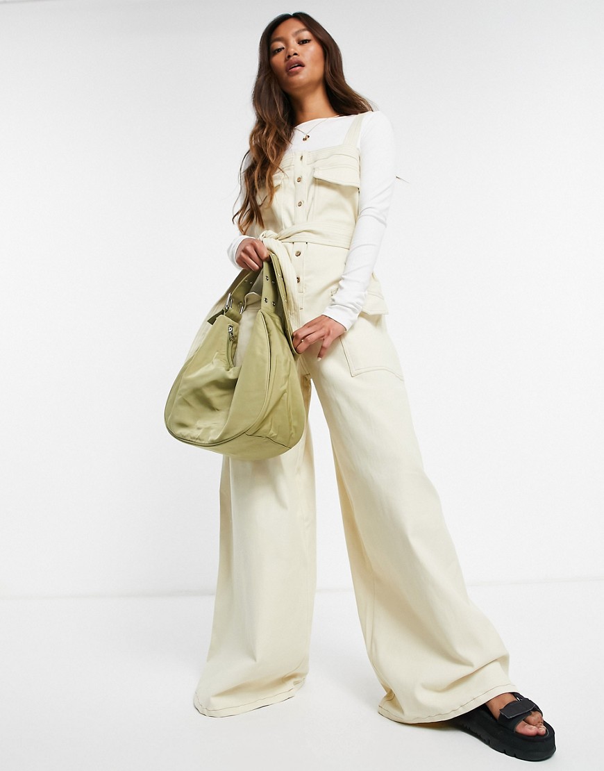 Jasnobezowy-jeansowy-kombinezon-szerokie-nogawki-wide-leg-38-3 Jasnobezowy-jeansowy-kombinezon-szerokie-nogawki-wide-leg-38