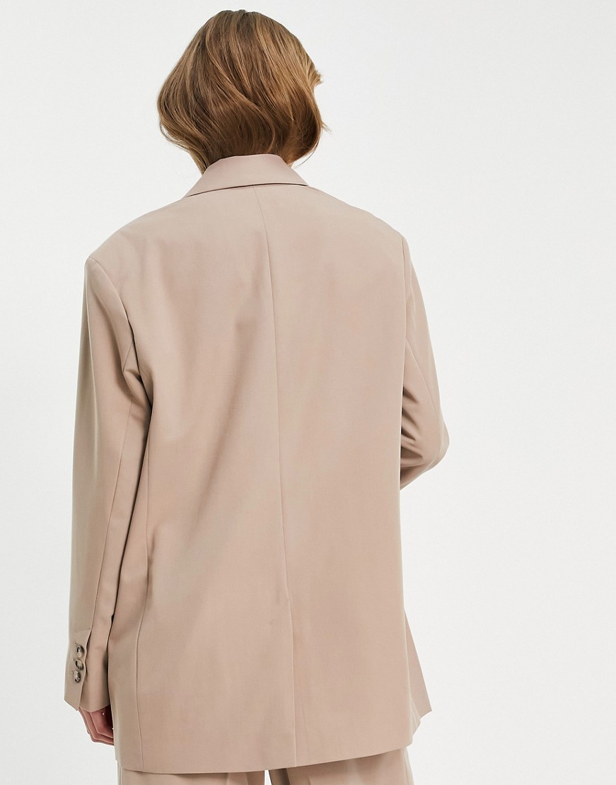 Jasnobrazowa-marynarka-damska-oversize-defekt-40-1 Jasnobrazowa-marynarka-damska-oversize-defekt-40
