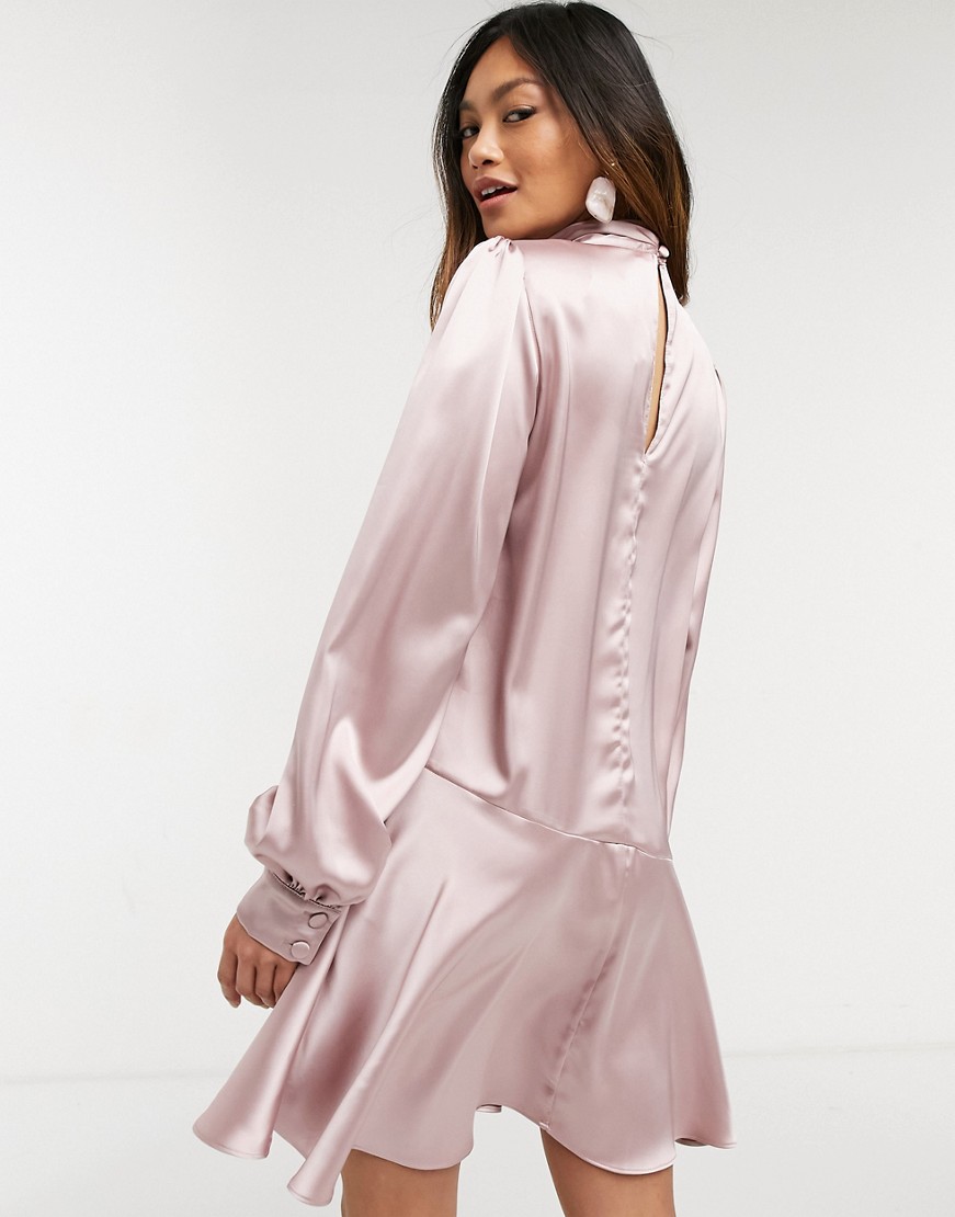 Jasnorozowa-sukienka-mini-o-luznym-kroju-ze-stojka-1 Jasnorozowa-sukienka-mini-o-luznym-kroju-ze-stojka