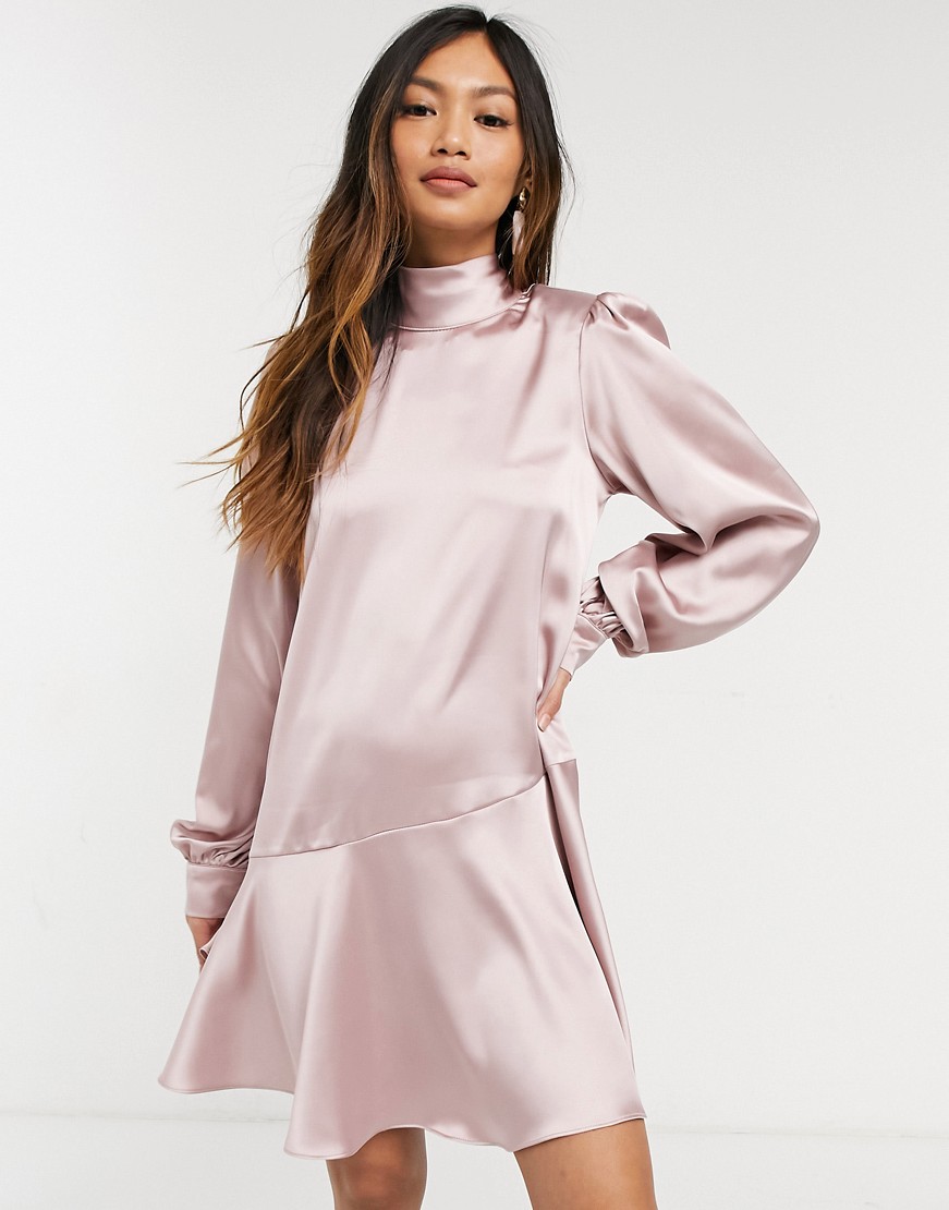 Jasnorozowa-sukienka-mini-o-luznym-kroju-ze-stojka-2 Jasnorozowa-sukienka-mini-o-luznym-kroju-ze-stojka