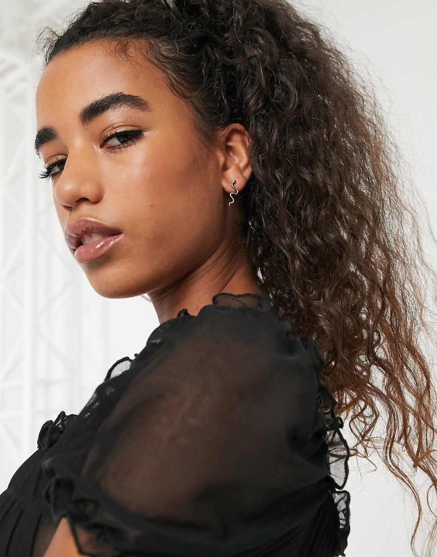 Kolczyki-wkrety-ze-wzorem-weza-srebrne-2 Kolczyki-wkrety-ze-wzorem-weza-srebrne