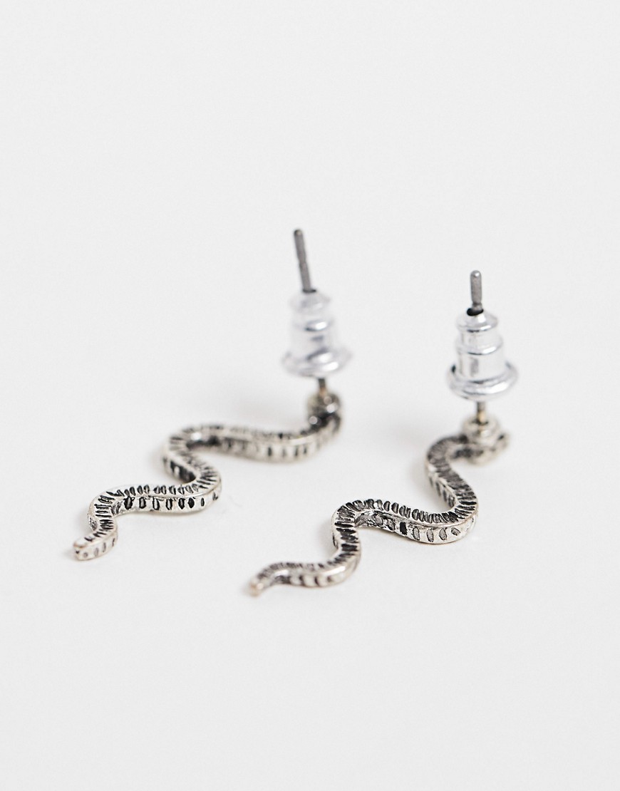 Kolczyki-wkrety-ze-wzorem-weza-srebrne-3 Kolczyki-wkrety-ze-wzorem-weza-srebrne