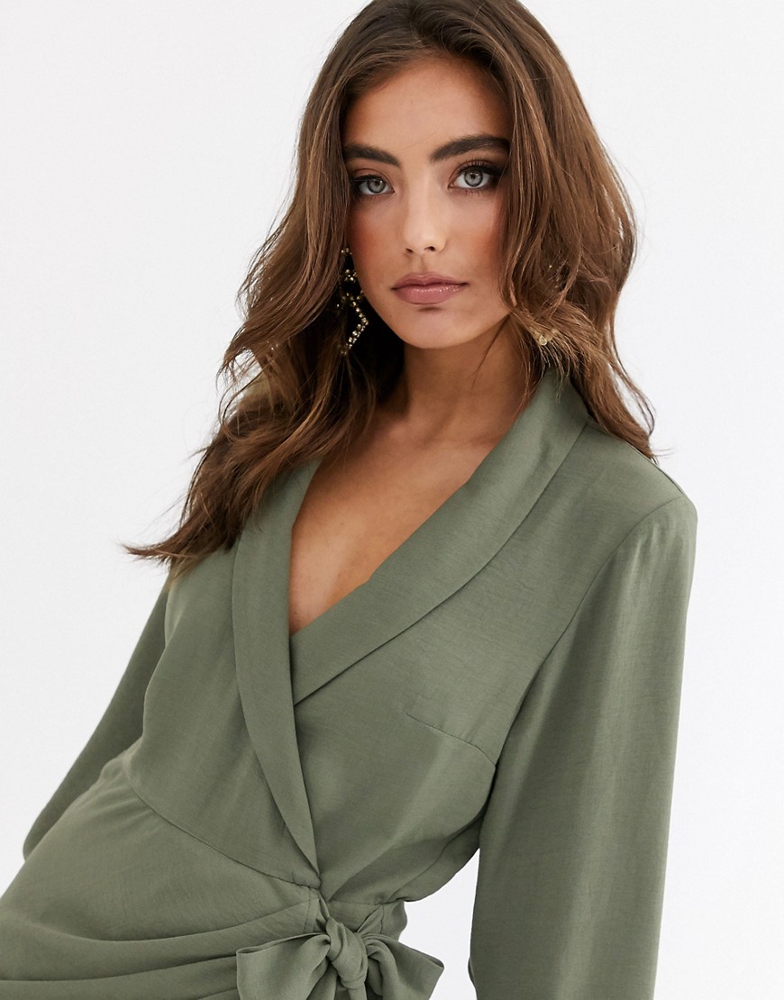 Kopertowa-sukienka-mini-z-kolnierzykiem-w-kolorze-khaki-defekt-38-2 Kopertowa-sukienka-mini-z-kolnierzykiem-w-kolorze-khaki-defekt-38