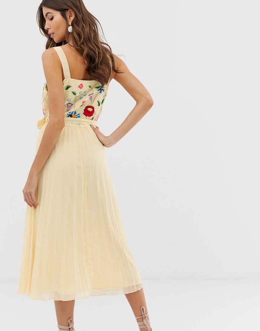 Kremowa-Sukienka-midi-top-zdobiony-kwiatami-plisowana-XXL-44-1 Kremowa-Sukienka-midi-top-zdobiony-kwiatami-plisowana-XXL-44