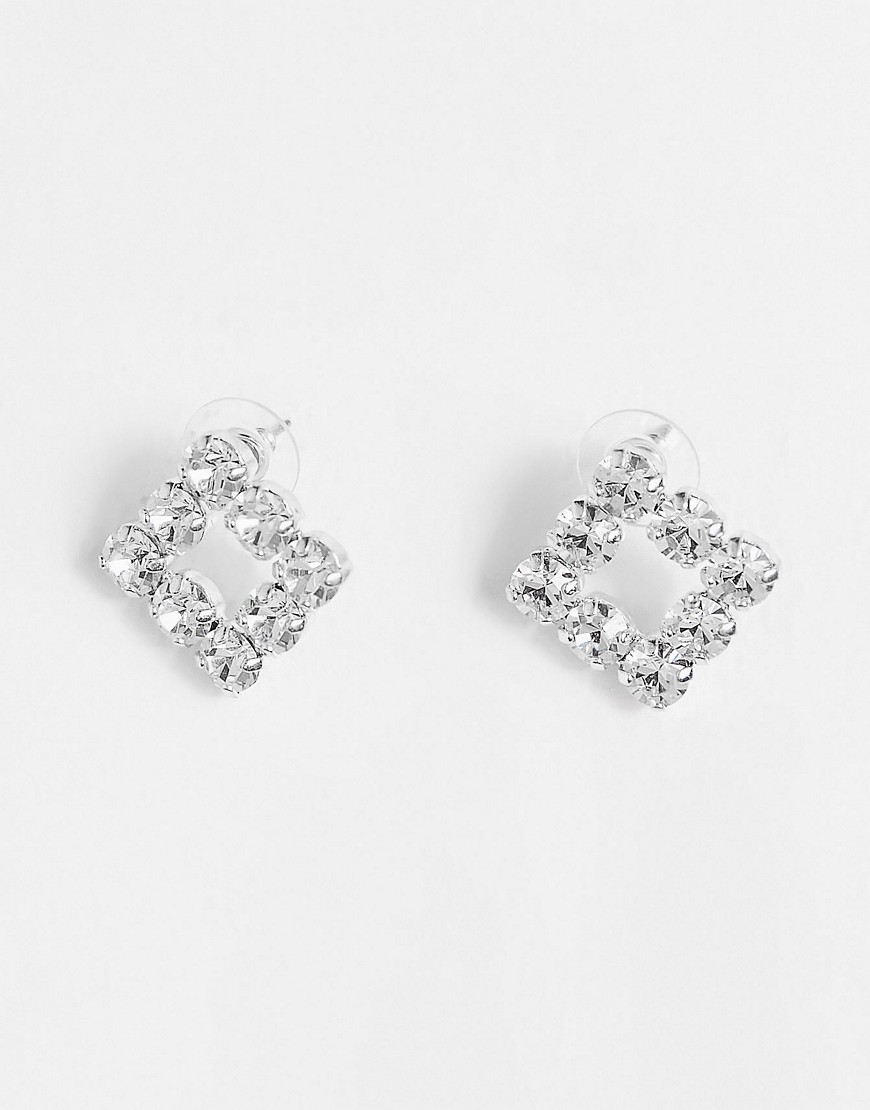 Kwadratowe-kolczyki-z-krysztalkami-w-kolorze-srebra-3 Kwadratowe-kolczyki-z-krysztalkami-w-kolorze-srebra