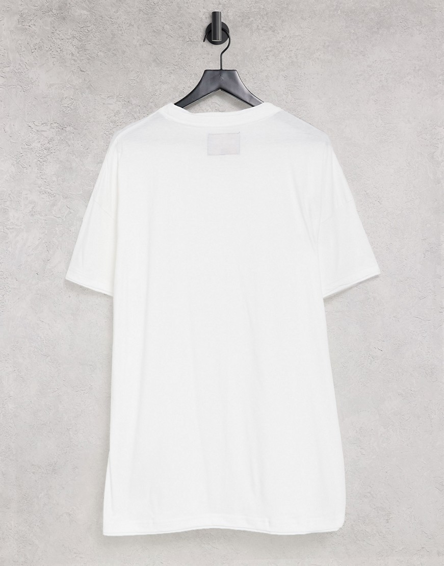 Liquor-N-Poker-bialy-dwuwarstwowy-t-shirt-oversize-z-nadrukiem-defekt-M-1 Liquor-N-Poker-bialy-dwuwarstwowy-t-shirt-oversize-z-nadrukiem-defekt-M