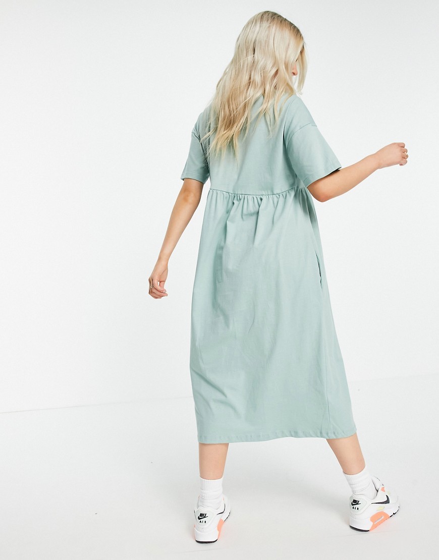 Luzna-sukienka-midi-oversize-w-kolorze-szalwiowym-defekt-38-1 Luzna-sukienka-midi-oversize-w-kolorze-szalwiowym-defekt-38