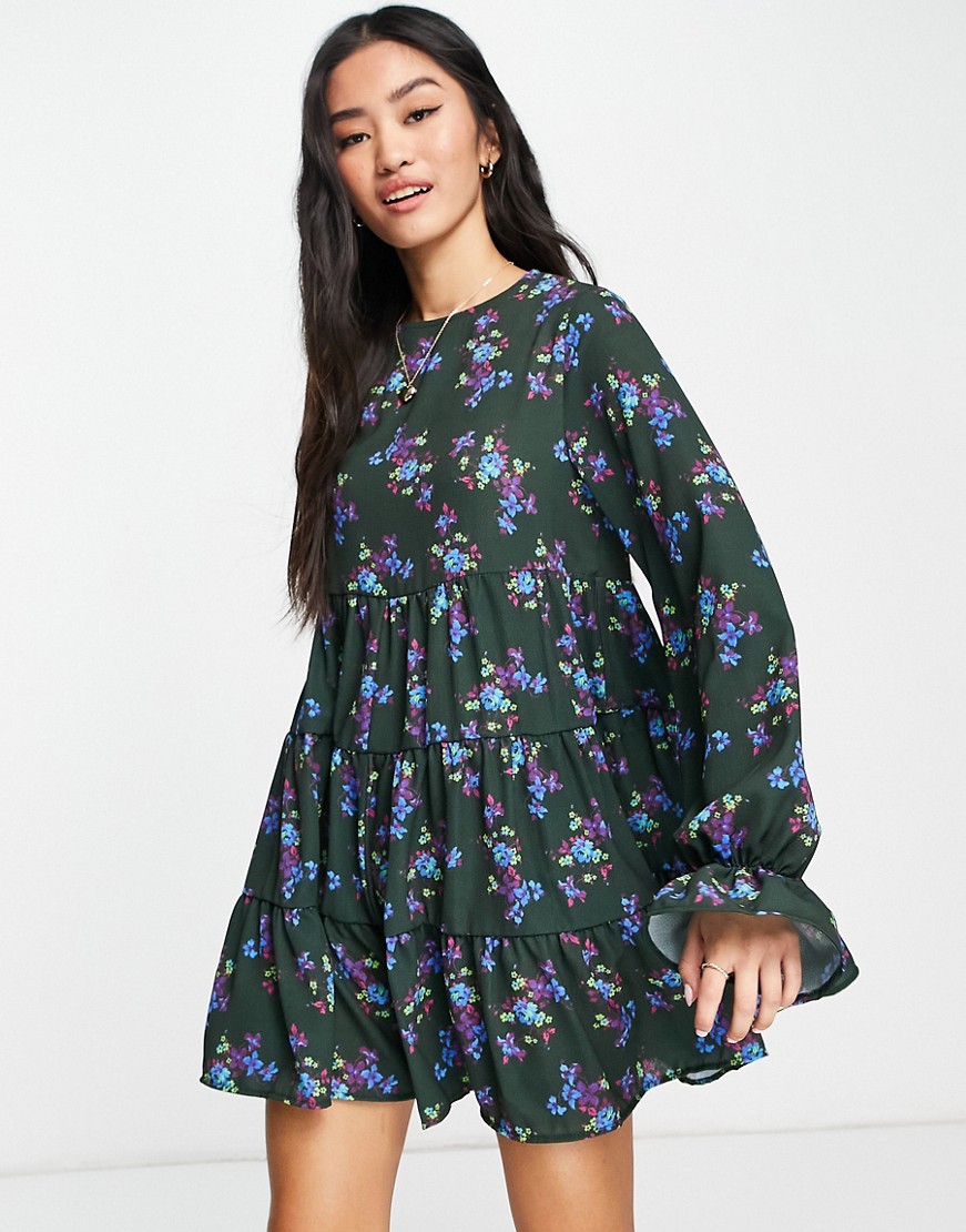 Luzny-krotki-kombinezon-z-krepy-w-kwiaty-defekt-44-3 Luzny-krotki-kombinezon-z-krepy-w-kwiaty-defekt-44