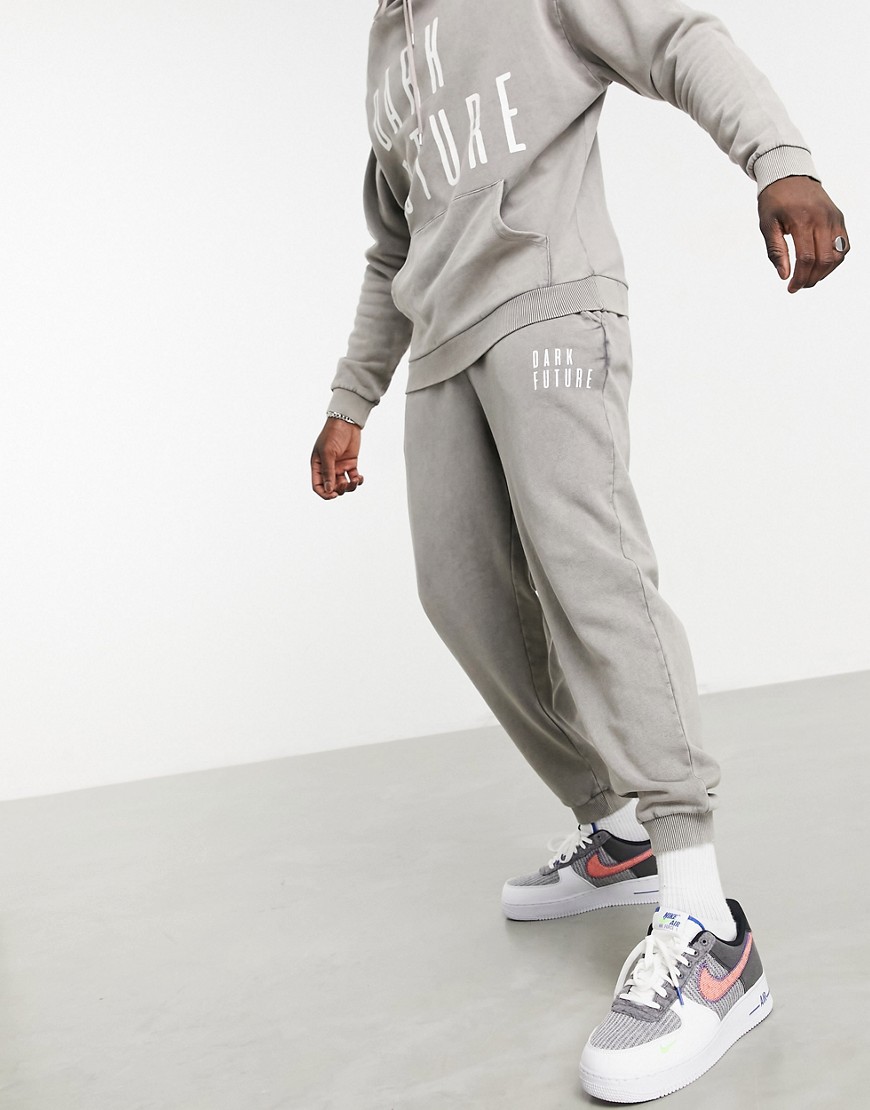 Meskie-rozowo-szare-joggersy-oversize-z-efektem-sprania-M-3 Meskie-rozowo-szare-joggersy-oversize-z-efektem-sprania-M