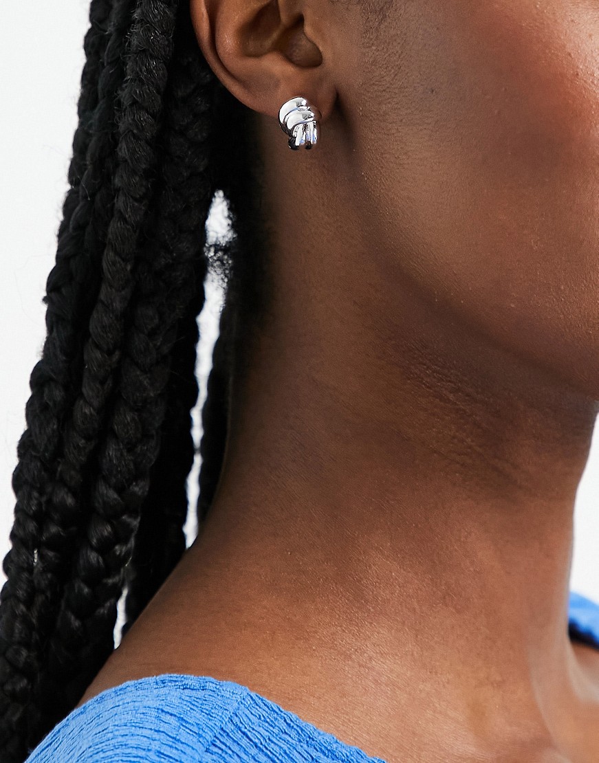 Miss Selfridge kolczyki supełki wkrętki w kolorze srebra Miss-Selfridge-kolczyki-supelki-wkretki-w-kolorze-srebra