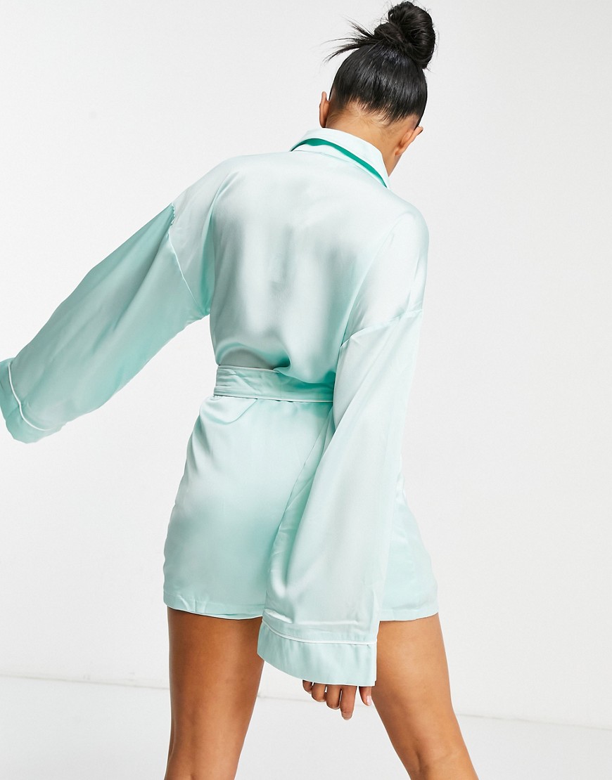 Missguided-Mietowy-satynowy-szlafrok-z-wyszytym-logo-42-1 Missguided-Mietowy-satynowy-szlafrok-z-wyszytym-logo-42