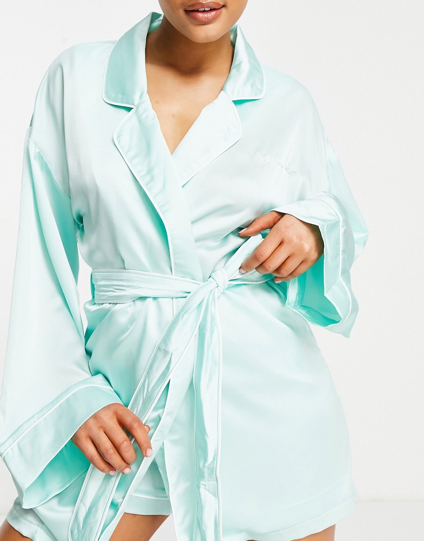 Missguided-Mietowy-satynowy-szlafrok-z-wyszytym-logo-42-2 Missguided-Mietowy-satynowy-szlafrok-z-wyszytym-logo-42